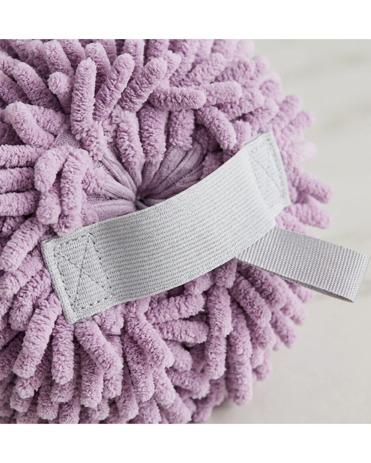 Bwrkd Chenille Microfiber Bath Ball with Palm Strap Lilac Gray - Detail view